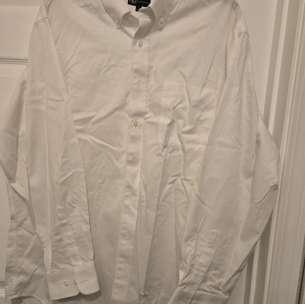Neiman Marcus men dressing shirt, size 17 1/2